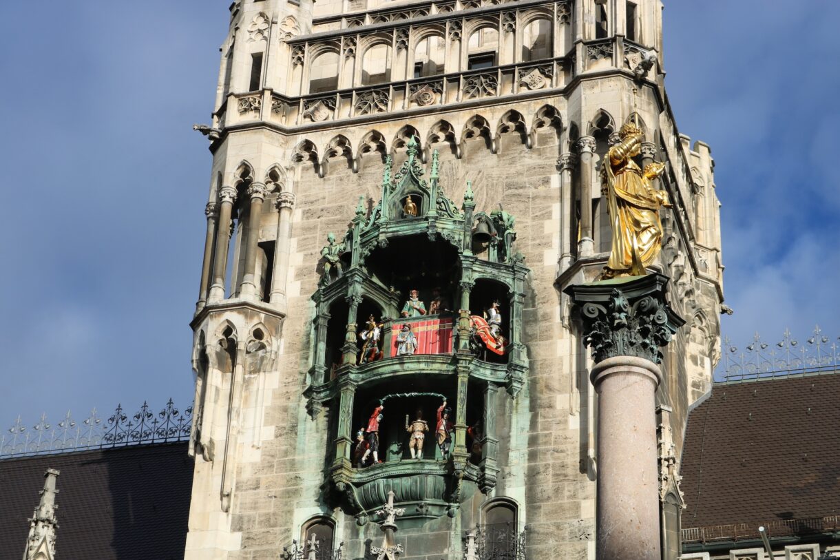 The "Glockenspiel" (musical clock performance) on Marienplatz