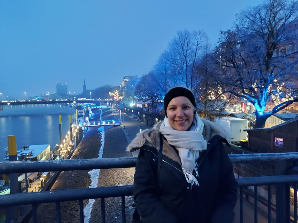 Me at the river Weser (old harbor of Bremen) at the "Schlachtezauber" Christmas market