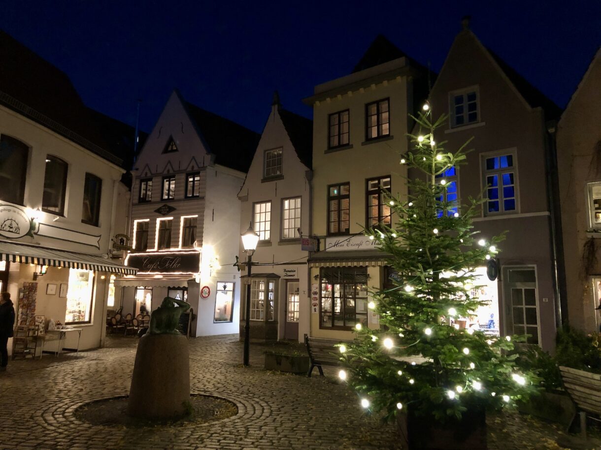 The medieval Schnoor, Bremen's oldest quarter, at Christmas time.