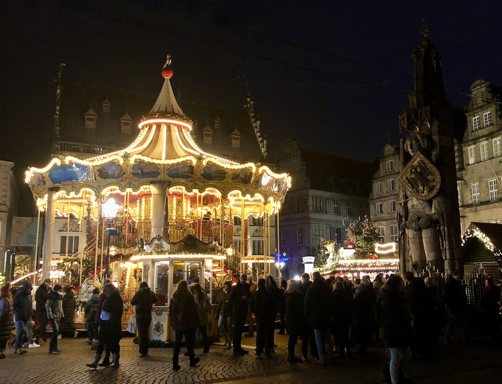 Bremen Christmas market at night (or in the late afternoon as it gets dark early)