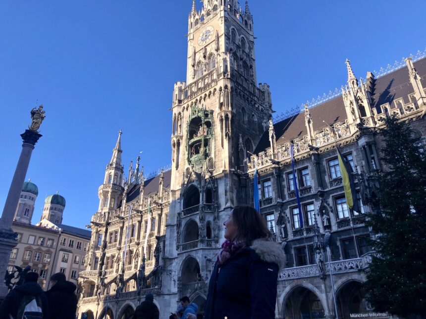 In front of the impressive Town Hall (Rathaus) on the Marienplatz in Munich